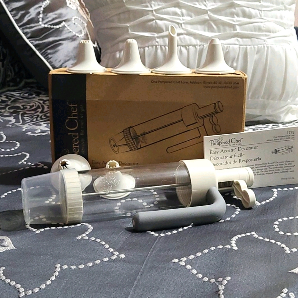 Pampered Chef Decorator
